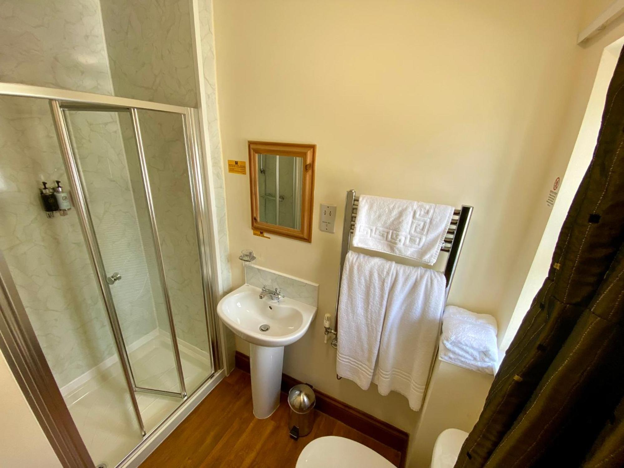 The Globe Inn Kingsbridge  Bagian luar foto